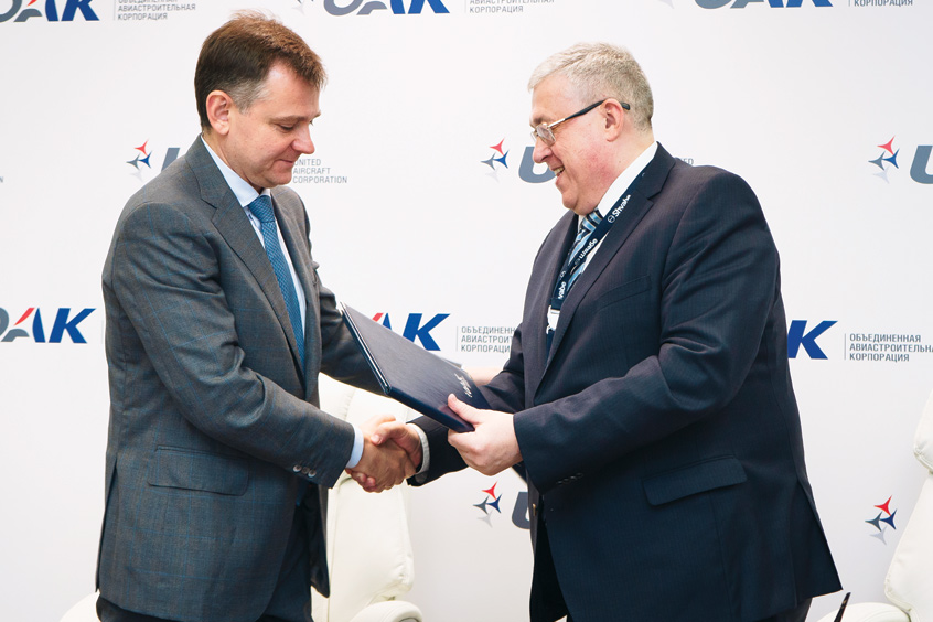 The General Director of UAC Yuri Slyusar and the head of the Shvabe holding Alexei Patrikeev signed the agreement within the framework of the MAKS-2021 business program. (Photo: United Aircraft Corporation)