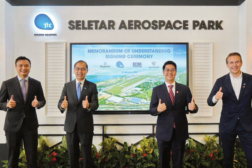 Volocopter partners with Economic Development Board and JTC Corporation. From left to right: Tay Yun Yuan, Skyport’s Head of Asia Pacific; Tan Boon Khai, JTC’s Chief Executive Officer; Ling Yuan Chun, EDB’s Vice President and Head of Division for Mobility; Christian Bauer, Volocopter’s Chief Commercial Officer. (Photo: JTC)
