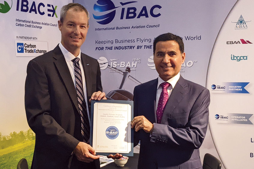 IS-BAO director Andrew Karas presents the IS-BAO Stage I certificate to Saudia Private Aviation. 