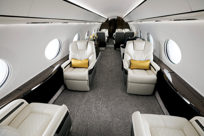 The Gulfstream-designed cabin lighting system mixes warm white, cool white and amber LED lights and spans from 0.01 brightness to 100%, allowing it to simulate sunrise to sunset.