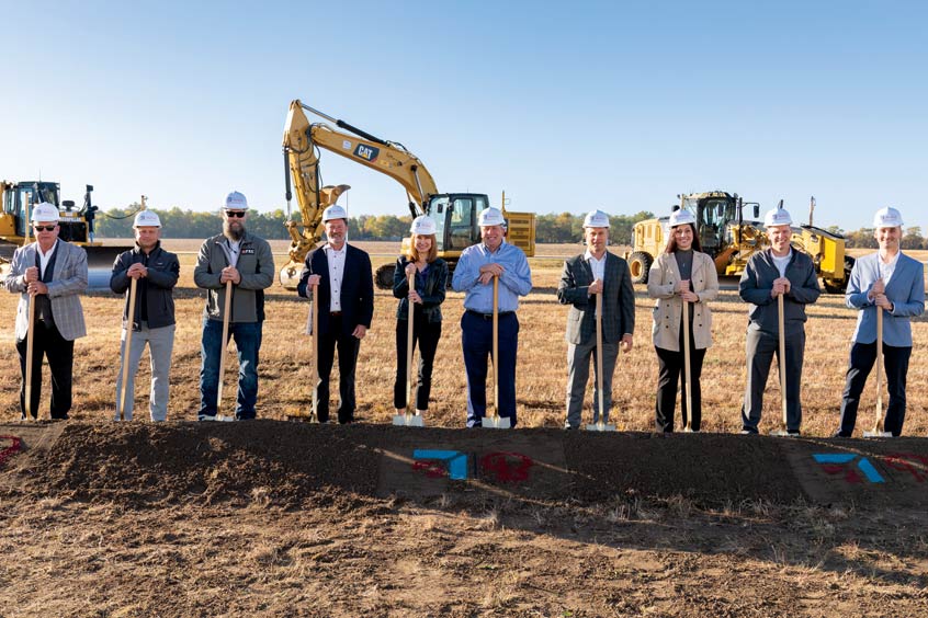 The Textron team breaks ground on the expansion to its parts distribution facility.