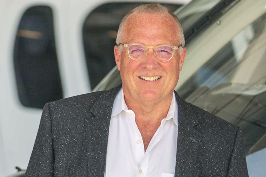 Max Lyons received the Elling Halvorson Vertical Flight Hall of Fame Award that honours individuals who have had a major impact on the world of vertical flight.