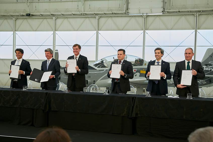 Four Portuguese aerospace businesses have signed up for more cooperation with Embraer.