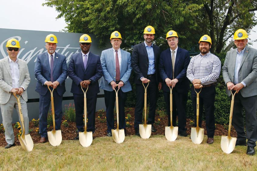 Signature Aviation marked the commencement of construction on its FBO facility at Huntsville International airport with a groundbreaking ceremony.