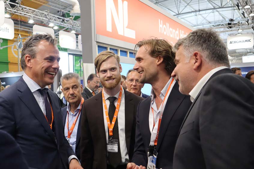 L to R: Mark Harbers, Minister of Infrastructure and Water Management, Netherlands; Tim Barrs, Senior Policy Officer Sustainable Aviation, Ministry of Infrastructure and Water Management, Netherlands; Jan Willem Heinen, CEO, Maeve Aerospace; Martin Nüsseler, CTO, Maeve Aerospace