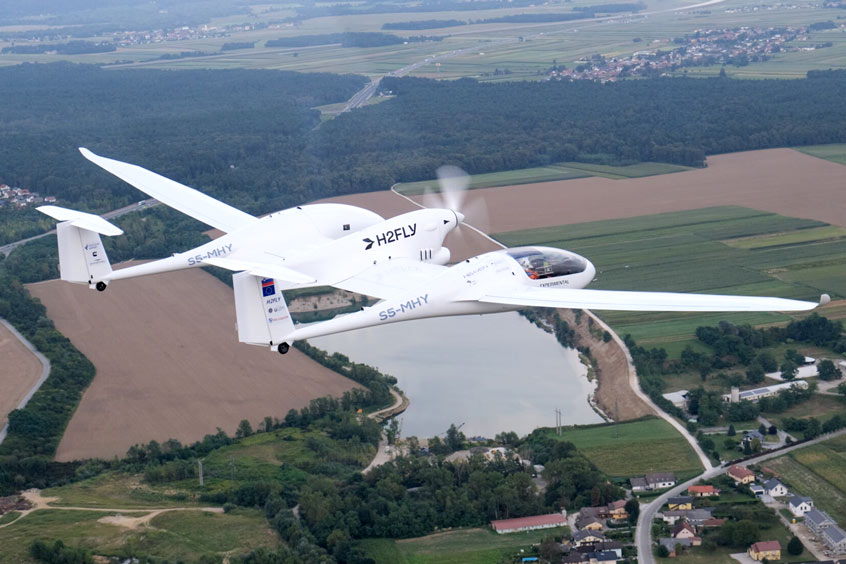 H2FLY’s HY4 electric demonstrator aircraft flying above Maribor, Slovenia, powered by liquid hydrogen. Courtesy of H2FLY