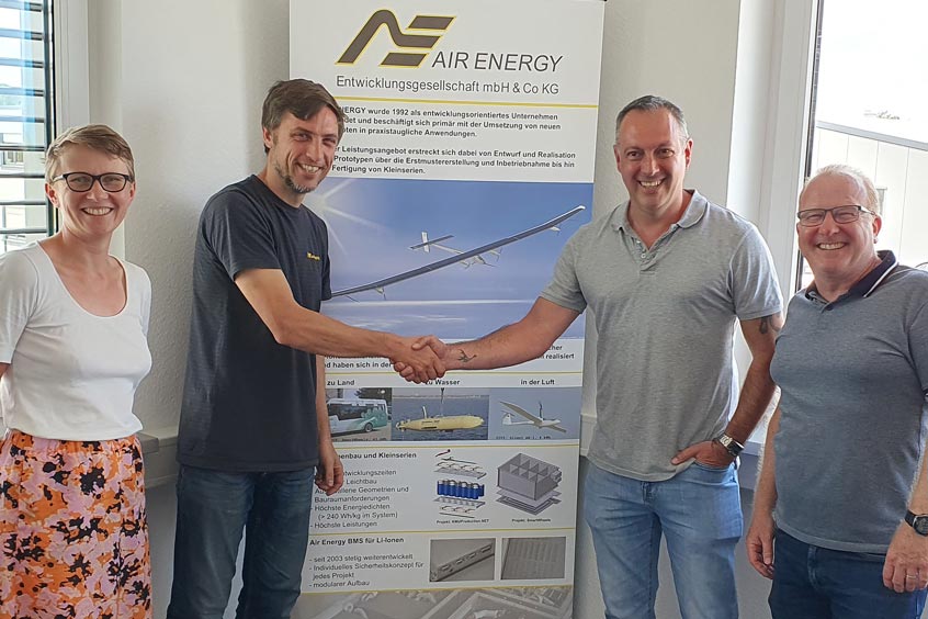From left to right: Monika Rentemeister (Managing Director Air Energy Development GmbH), Christoph Schäper (Managing Director Air Energy Development GmbH), Simon Bendrey (Head of Design Dufour Aerospace), Darren McDonald (Head of Quality Dufour Aerospace).