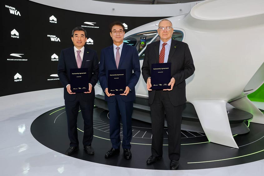 Jaiwon Shin, president of Hyundai Motor Group and CEO of Supernal, Jae-Wook Jung, president and CEO of Hyundai WIA and Bruno Spagnolini, CEO of Mecaer, joined to formalize the three-way partnership at Seoul ADEX on Oct. 18.