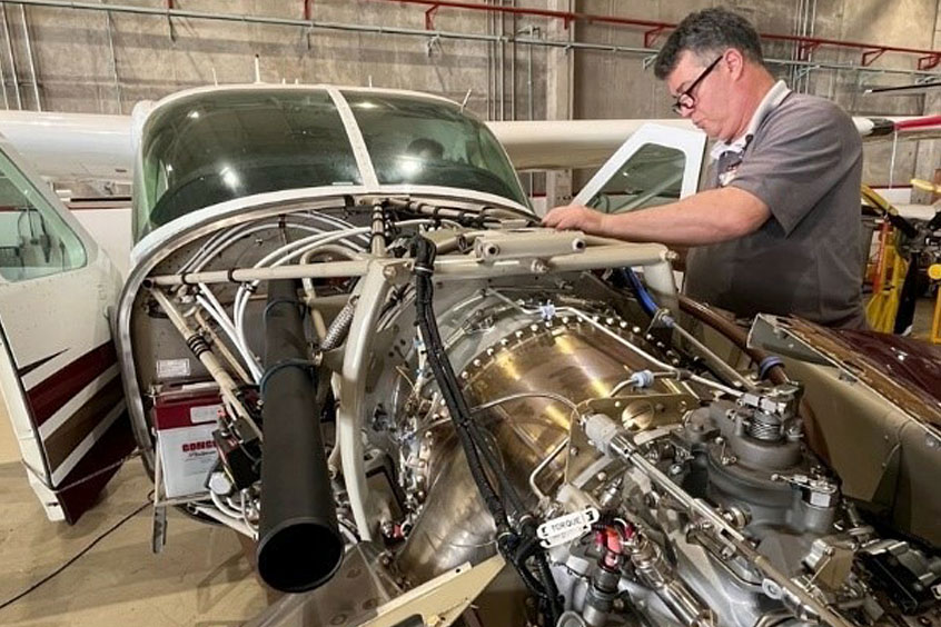 The kit consists of replacing the original PT6A-114 engine with a new PT6A-140, which offers more power, economy and safety.
