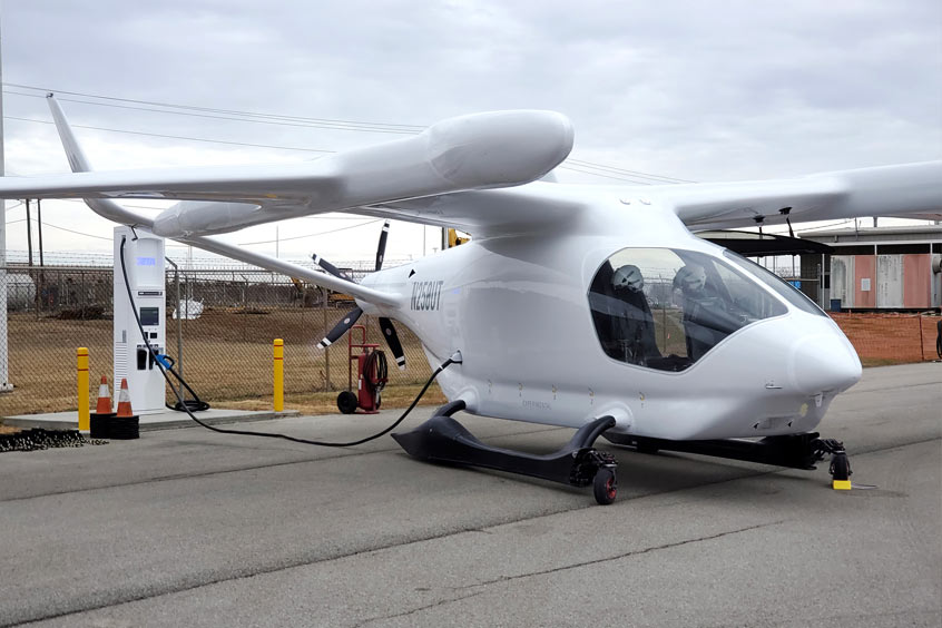 Beta Tech's all-electric ALIA aircraft 'fills up' on the newly commissioned airside charger at Golden Triangle Regional airport in Mississippi.