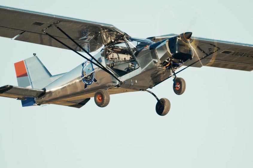The Blériot prototype operates on 1.2 kg of gaseous hydrogen stored in three tanks at 340 bar, generating a maximum electrical power of 85 kW.
