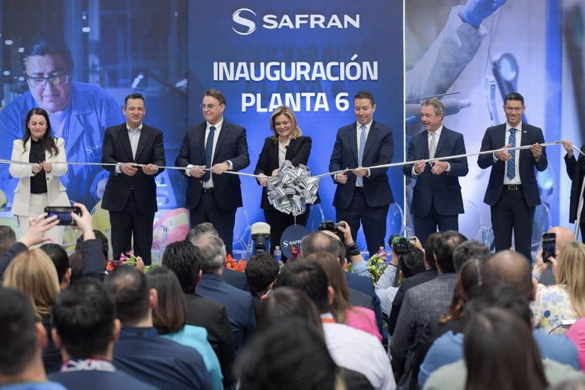 Governor María Eugenia Campos stands alongside Safran Group executives during the opening ceremony at the new facility in Chihuahua.
