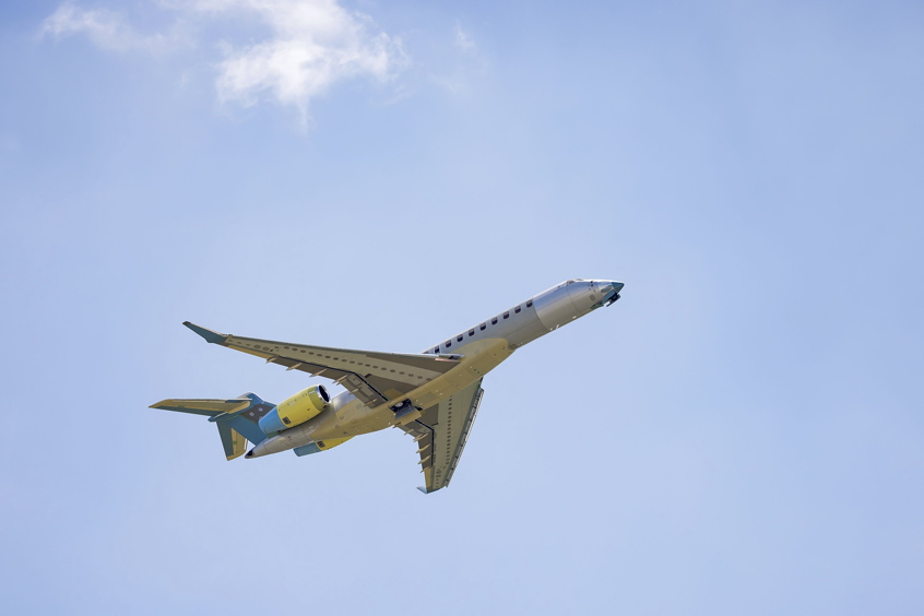 Inaugural flight of Bombardier's first Global 8000 production aircraft.