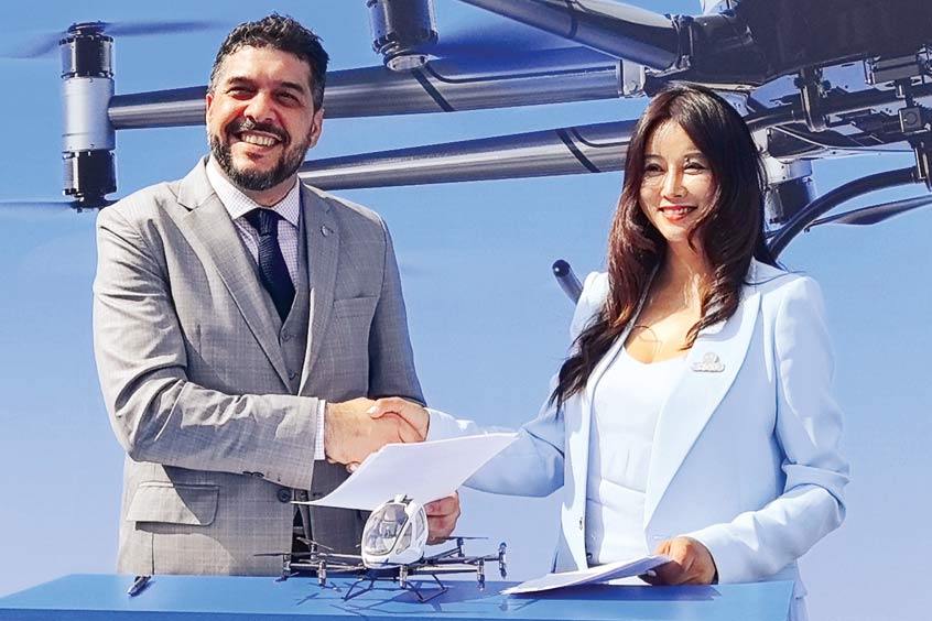 Victoria Jing Xiang, EHang's COO for Europe and Latin America, and Julio Manco, CEO of FAdeA, sign a MoU at the Paris Air Show.