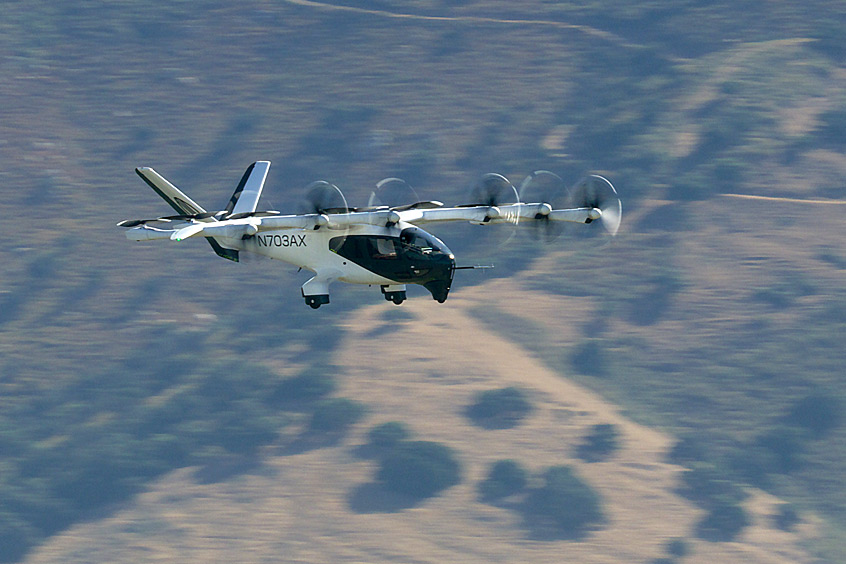 Piloted test flight of Archer’s Midnight aircraft