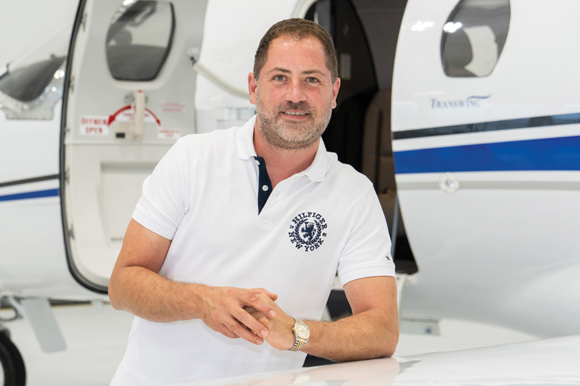 Transwing M2 Gen2 suits the mobile business traveller