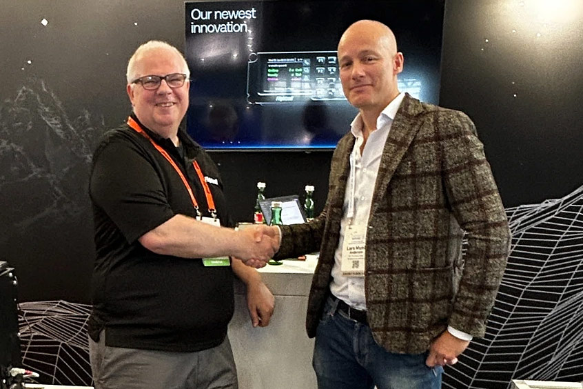 Flightcell CEO John Wyllie and Scandinavian Avionics A/S CEO Michael R. Truelsen celebrate the partnership.