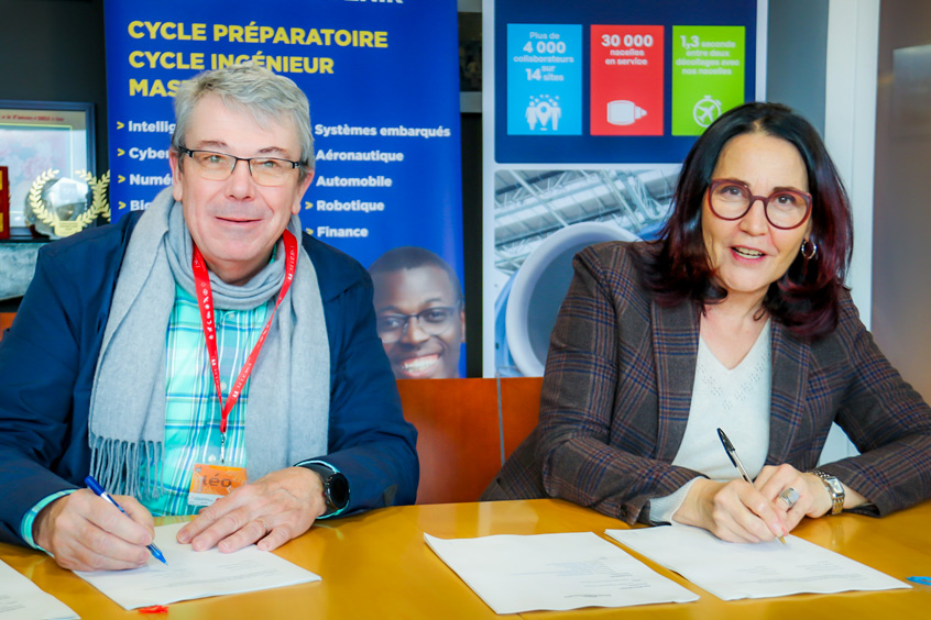 Etienne Craye, ESIGELEC's General Director with Fabienne Lacorre, Safran Nacelles' Technical Director.