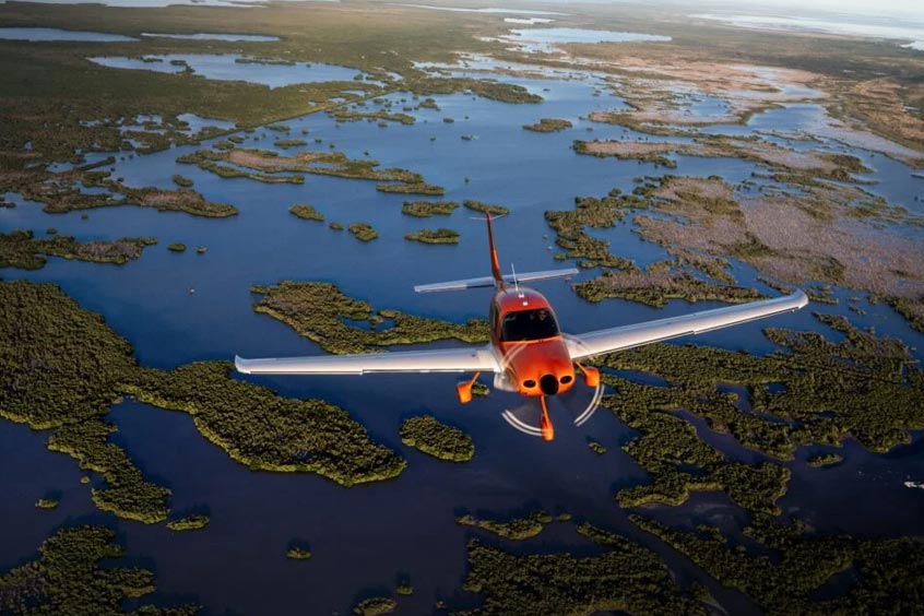 The SR22 gains a four blade composite propeller option for the first time following its earlier introduction on the SR22T.