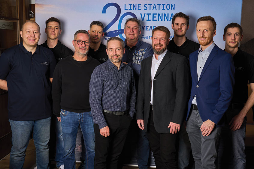 The Vienna team: line station manager Christian Weigl is fourth from the right and deputy line station manager Andreas Merkinger is second from the right.