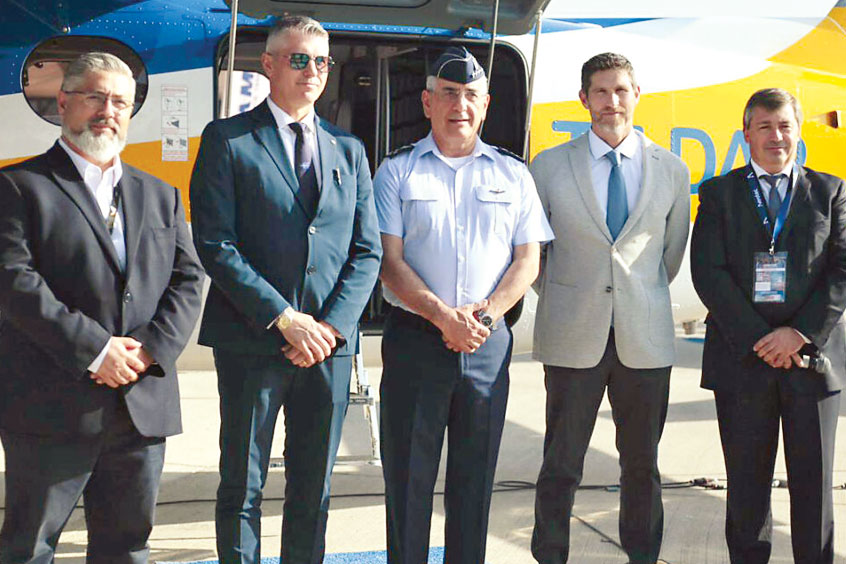 Pablo Gonzales of DAP, Francesco Sferra of Tecnam, Air General Hugo Rodríguez Gonzáles, Nicholas Pivcevic of DAP and Diego Cardama from Aerotec.