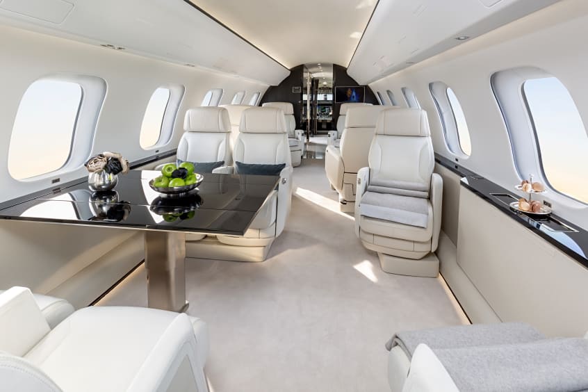 The expansive interior of the Global 8000.