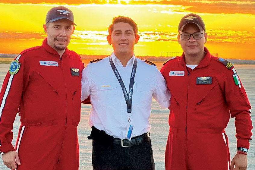 Flight doctor Gustavo Reyes, captain Francisco Villarreal and paramedic Jesús Antonio Aguilar.