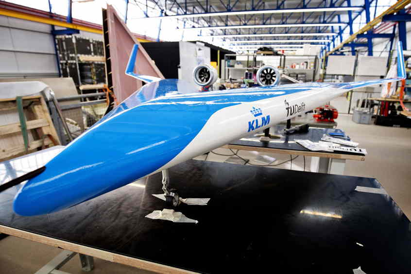 Flying scale model of energy-efficient Flying-V. 