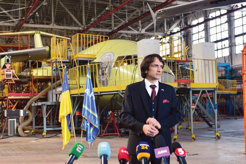 Oleksandr Los, president of Antonov Company, presented the completed jig assembly of the AN-178 airframe.