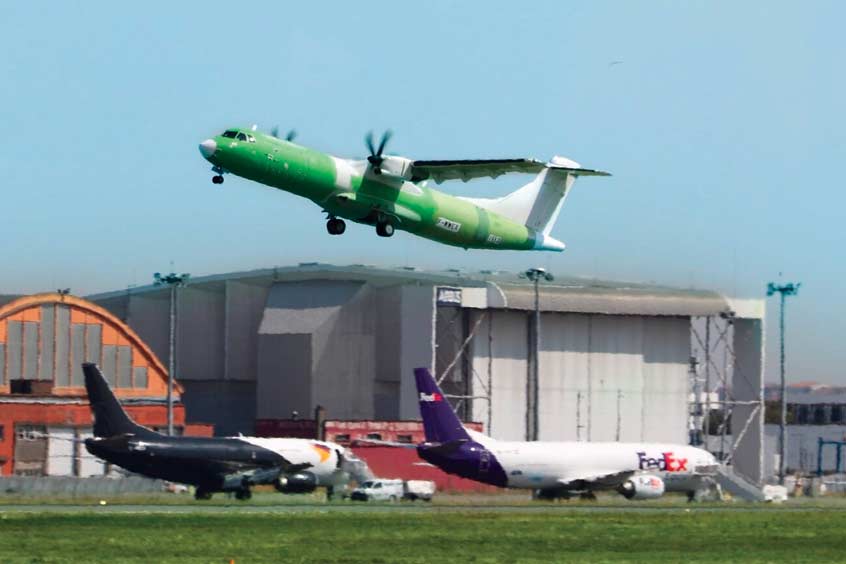 The ATR 72-600F takes off from Saint Martin for its first flight.